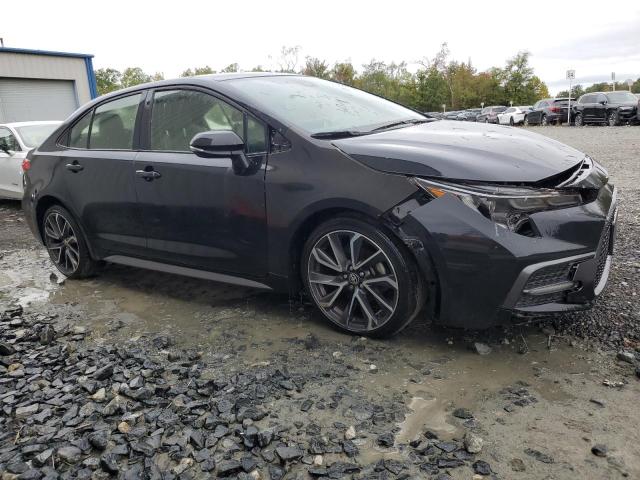 JTDS4RCE2LJ018023 - 2020 TOYOTA COROLLA SE BLACK photo 4