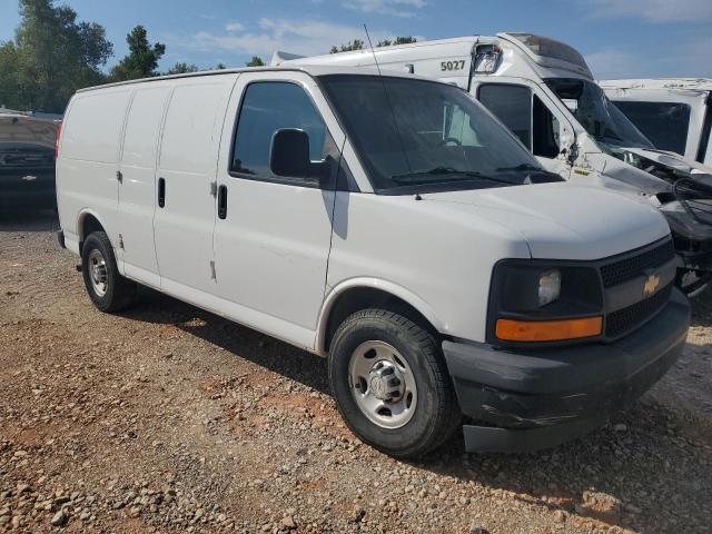 1GCWGAFF2H1116894 - 2017 CHEVROLET EXPRESS G2 WHITE photo 4