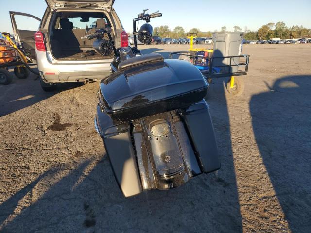 1HD1FBC16HB666412 - 2017 HARLEY-DAVIDSON FLHR ROAD KING BLACK photo 4