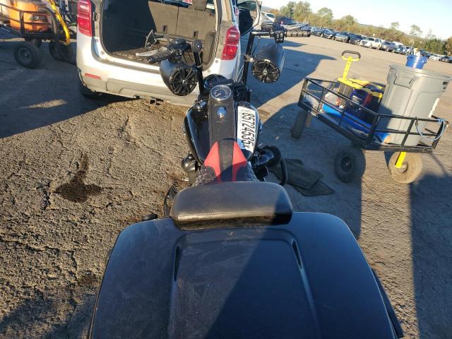 1HD1FBC16HB666412 - 2017 HARLEY-DAVIDSON FLHR ROAD KING BLACK photo 6