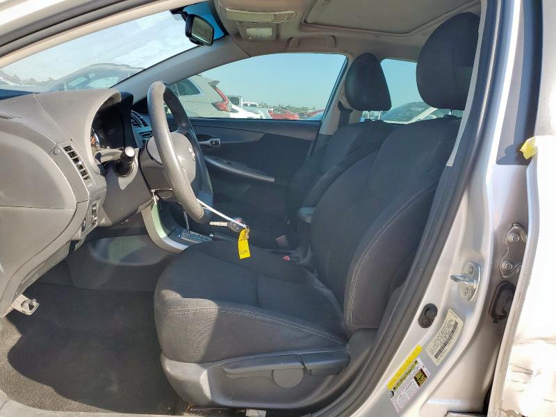 5YFBU4EE2DP173894 - 2013 TOYOTA COROLLA BASE Серебристый фото 7