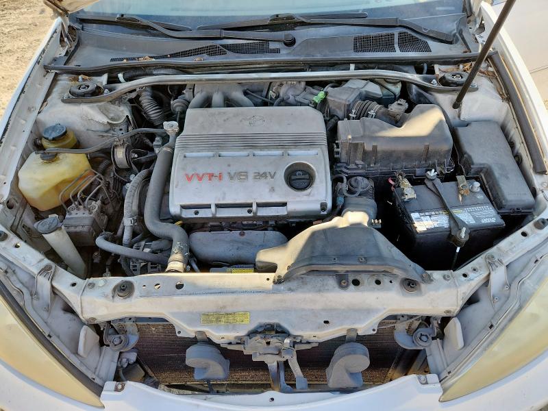 JTDBF32K650165078 - 2005 TOYOTA CAMRY LE 白色 照片 11