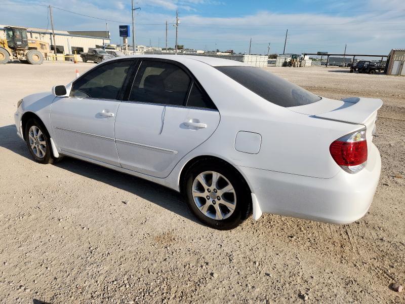 JTDBF32K650165078 - 2005 TOYOTA CAMRY LE 白色 照片 2