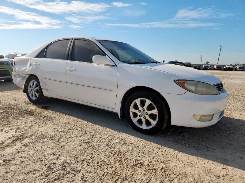 JTDBF32K650165078 - 2005 TOYOTA CAMRY LE 白色 照片 4