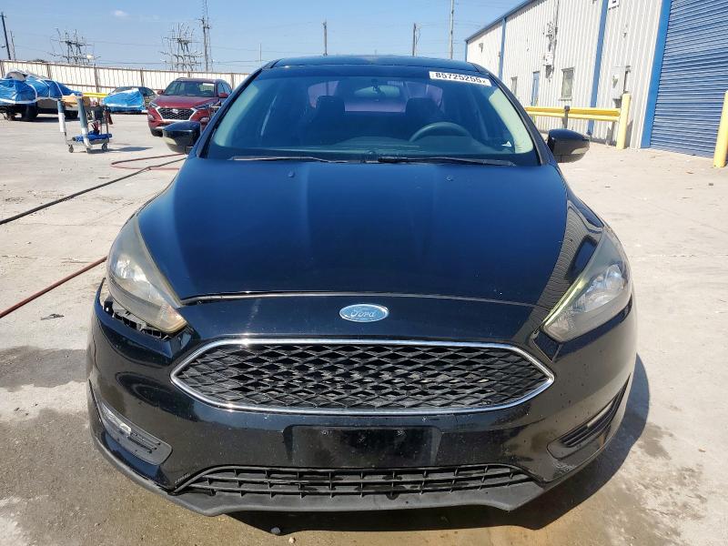 1FADP3H27JL302282 - 2018 FORD FOCUS SEL BLACK photo 5