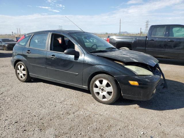 3FAFP37342R185718 - 2002 FORD FOCUS ZX5 BLACK photo 4