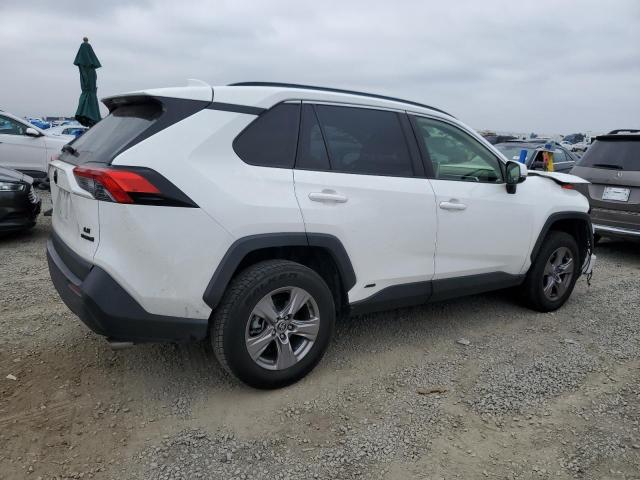 JTMMWRFV8PD201154 - 2023 TOYOTA RAV4 LE Blanco foto 3