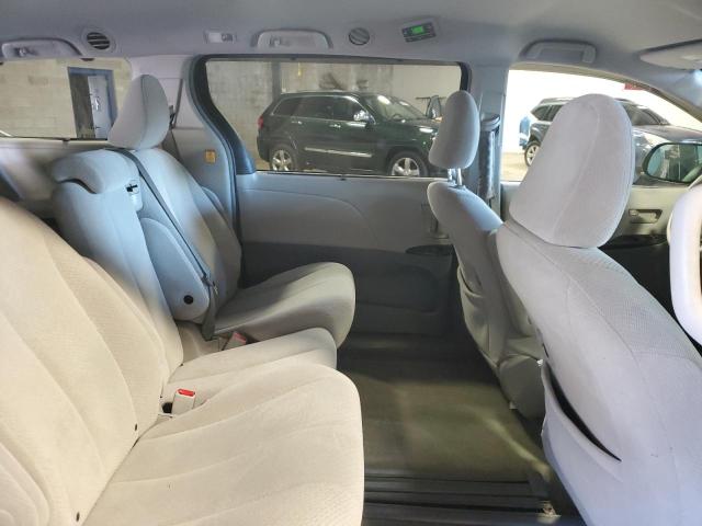 5TDKK3DC1DS337059 - 2013 TOYOTA SIENNA LE BLACK photo 11