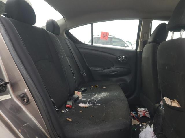 3N1CN7AP2DL869150 - 2013 NISSAN VERSA S GRAY photo 10