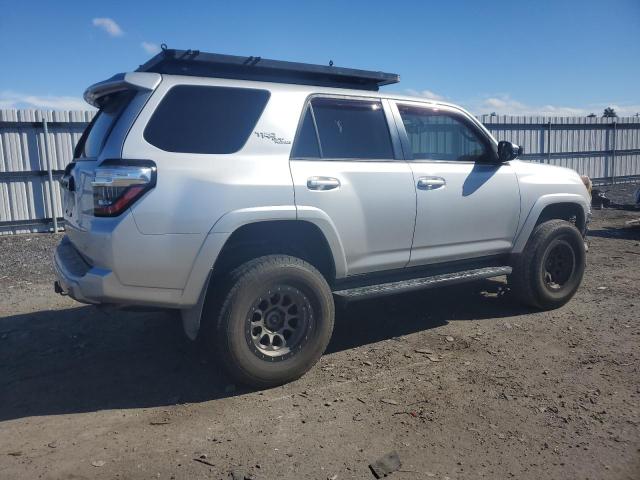 JTEBU5JR2K5667581 - 2019 TOYOTA 4RUNNER SR5/SR5 PREMIUM Grau Foto 3