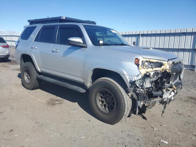 JTEBU5JR2K5667581 - 2019 TOYOTA 4RUNNER SR5/SR5 PREMIUM Grau Foto 4