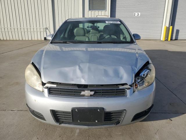 2G1WB5EK9A1261976 - 2010 CHEVROLET IMPALA LT Silber Foto 5