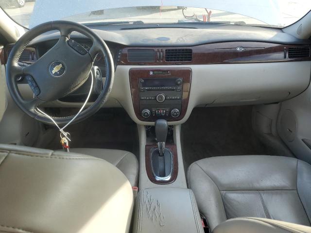 2G1WB5EK9A1261976 - 2010 CHEVROLET IMPALA LT Silber Foto 8