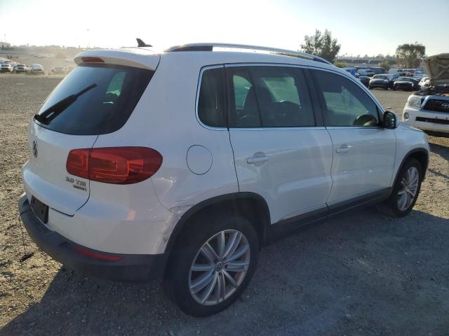 WVGBV7AX6CW585050 - 2012 VOLKSWAGEN TIGUAN S WHITE photo 3