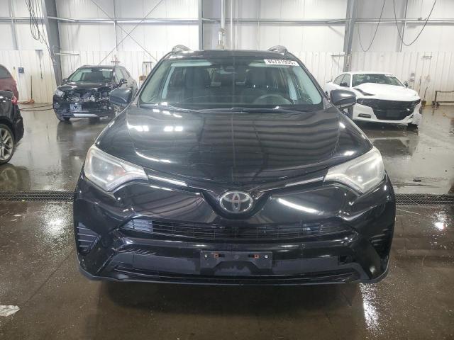 2T3BFREV6HW680977 - 2017 TOYOTA RAV4 LE შავი ფოტო 5