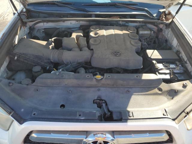 JTEZU5JR4B5018542 - 2011 TOYOTA 4RUNNER SR5 WHITE photo 12
