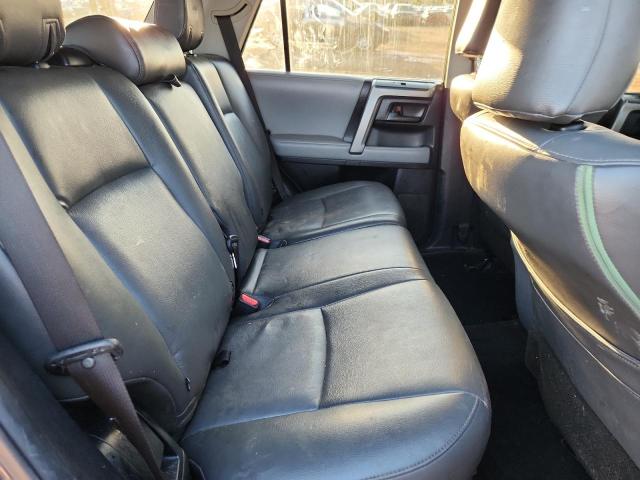 JTEBU5JR3D5127370 - 2013 TOYOTA 4RUNNER SR5 GRAY photo 11