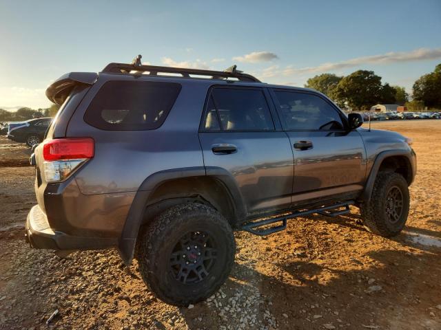 JTEBU5JR3D5127370 - 2013 TOYOTA 4RUNNER SR5 GRAY photo 3