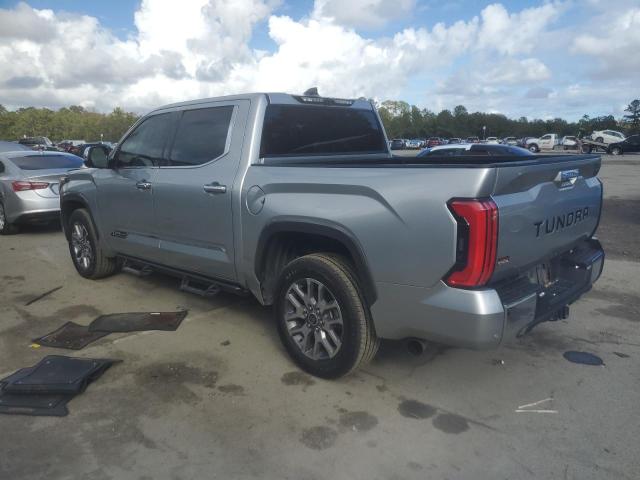 5TFMA5AB0NX005774 - 2022 TOYOTA TUNDRA CREWMAX PLATINUM SILVER photo 2