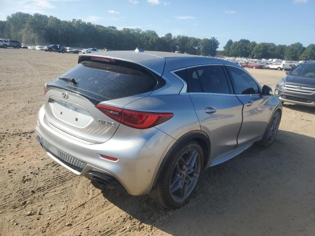 SJKCH5CP3JA043316 - 2018 INFINITI QX30 BASE SILVER photo 3