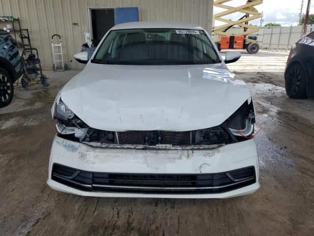 1VWAT7A30HC076984 - 2017 VOLKSWAGEN PASSAT S WHITE photo 5