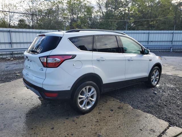 1FMCU9GD6JUB95008 - 2018 FORD ESCAPE SE أبيض صورة 3