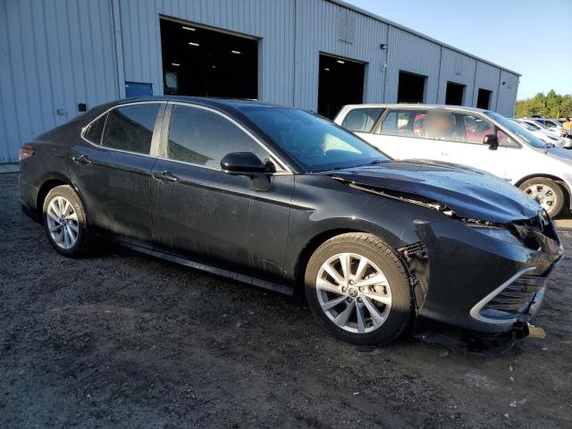 4T1C11AK2PU114726 - 2023 TOYOTA CAMRY LE შავი ფოტო 4