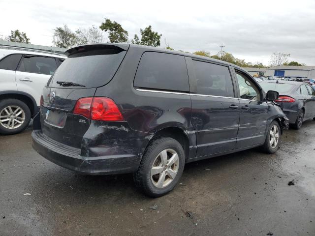 2V4RW5DX3AR435196 - 2010 VOLKSWAGEN ROUTAN SEL BLACK photo 3