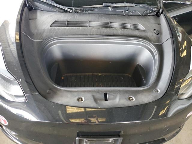 7SAYGAEE1PF926673 - 2023 TESLA MODEL Y Schwarz Foto 11