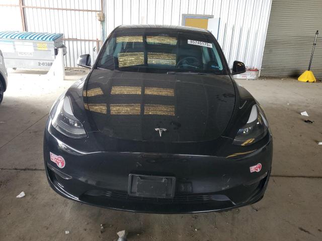 7SAYGAEE1PF926673 - 2023 TESLA MODEL Y Schwarz Foto 5