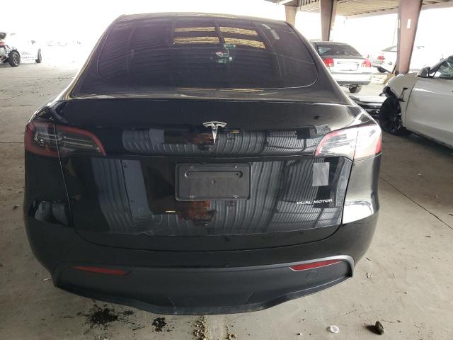 7SAYGAEE1PF926673 - 2023 TESLA MODEL Y Schwarz Foto 6