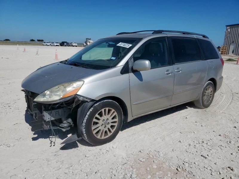 2010 TOYOTA SIENNA XLE, 