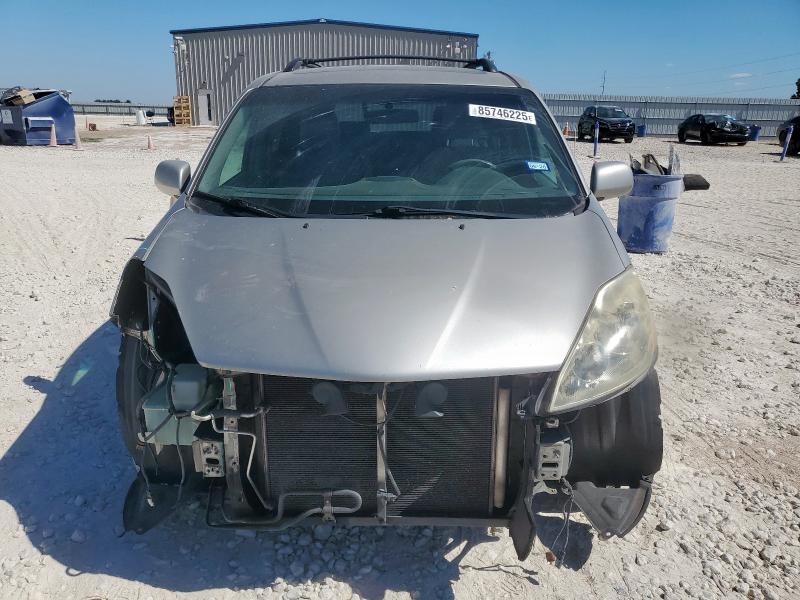 5TDYK4CC3AS294874 - 2010 TOYOTA SIENNA XLE SILVER photo 5