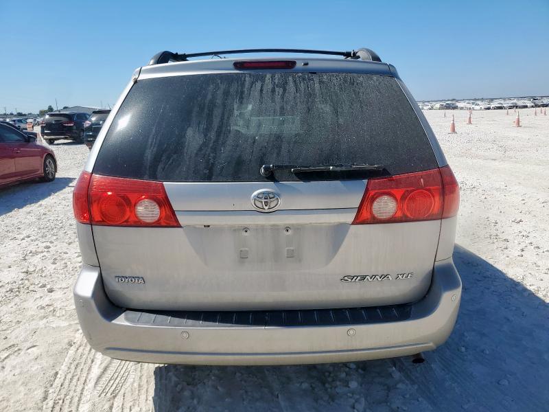5TDYK4CC3AS294874 - 2010 TOYOTA SIENNA XLE SILVER photo 6