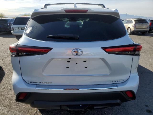 5TDHZRBH9NS170989 - 2022 TOYOTA HIGHLANDER XLE WHITE photo 6