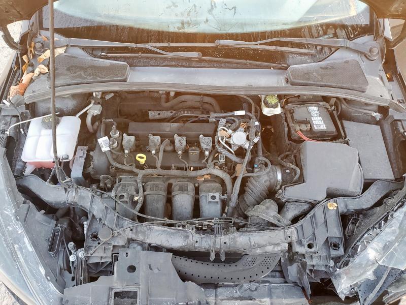 1FADP3K27JL249303 - 2018 FORD FOCUS SE 黑色 照片 11