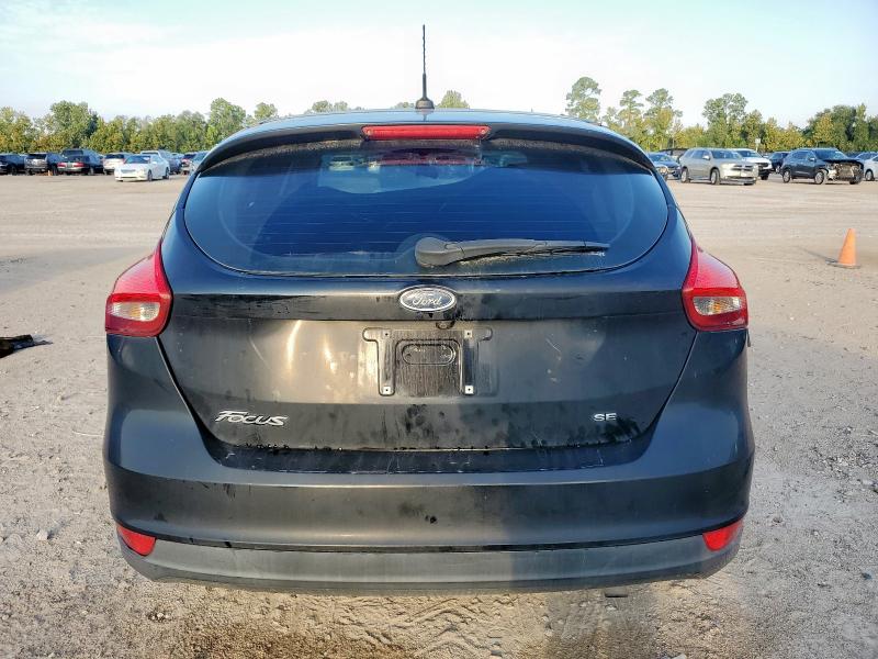 1FADP3K27JL249303 - 2018 FORD FOCUS SE 黑色 照片 6