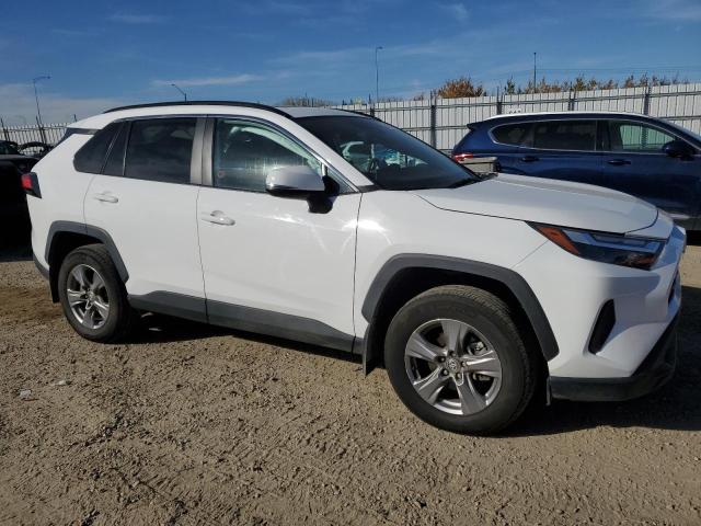 2T3R1RFV0RC478652 - 2024 TOYOTA RAV4 XLE WHITE photo 4