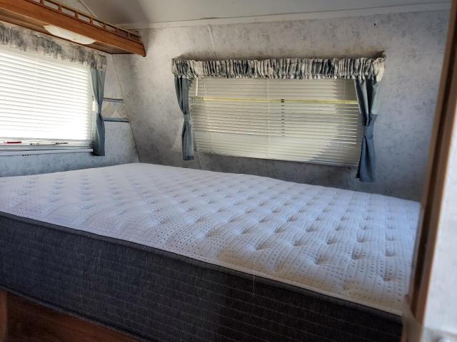 1ED1Z242110919353 - 2001 WMVK 24MM WHITE photo 5