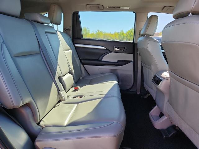 5TDJZRFH2KS565510 - 2019 TOYOTA HIGHLANDER SE Beyaz fotoğraf 11
