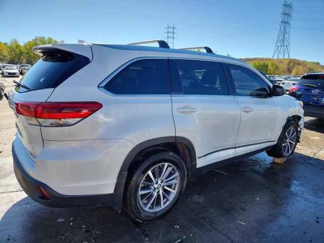 5TDJZRFH2KS565510 - 2019 TOYOTA HIGHLANDER SE Beyaz fotoğraf 3