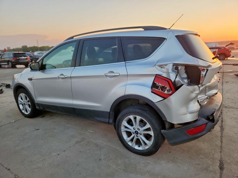 1FMCU9GD0JUB93710 - 2018 FORD ESCAPE SE Argent photo 2