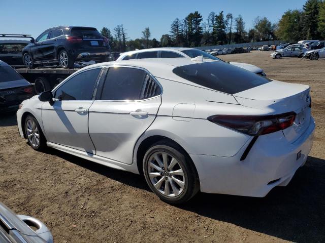4T1G11AK4MU475534 - 2021 TOYOTA CAMRY SE WHITE photo 2