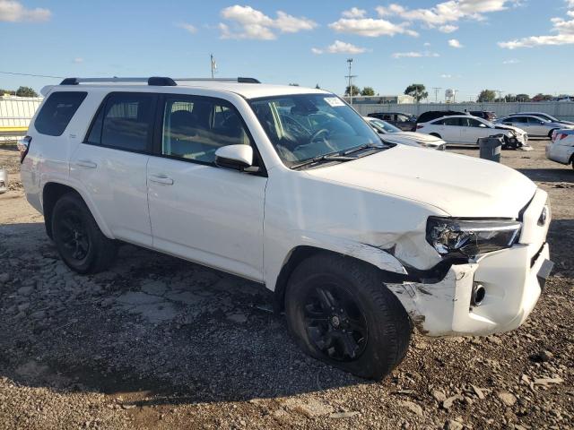 JTEEU5JR7N5273401 - 2022 TOYOTA 4RUNNER SR5 WHITE photo 4