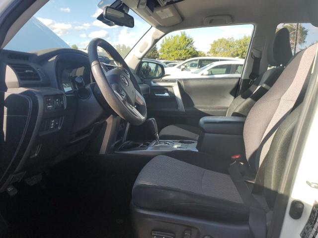 JTEEU5JR7N5273401 - 2022 TOYOTA 4RUNNER SR5 WHITE photo 7