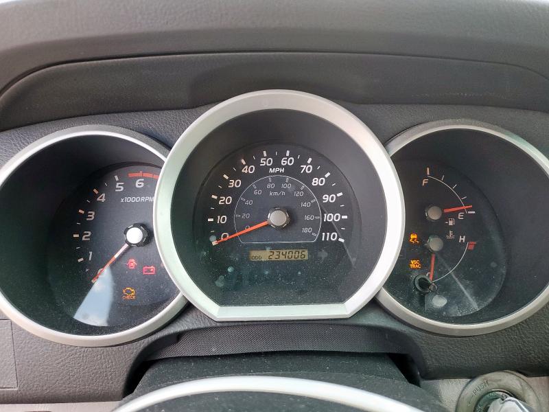 JTEZU14R368060693 - 2006 TOYOTA 4RUNNER SR5 灰色 照片 9