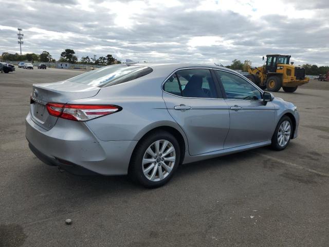 4T1B11HK1KU822752 - 2019 TOYOTA CAMRY L 银色 照片 3