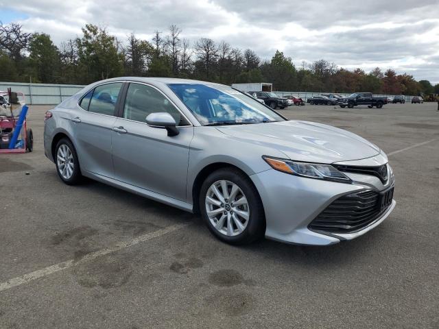 4T1B11HK1KU822752 - 2019 TOYOTA CAMRY L 银色 照片 4