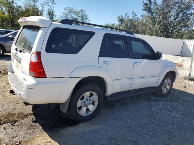 JTEBU14R268057897 - 2006 TOYOTA 4RUNNER SR5 WHITE photo 3