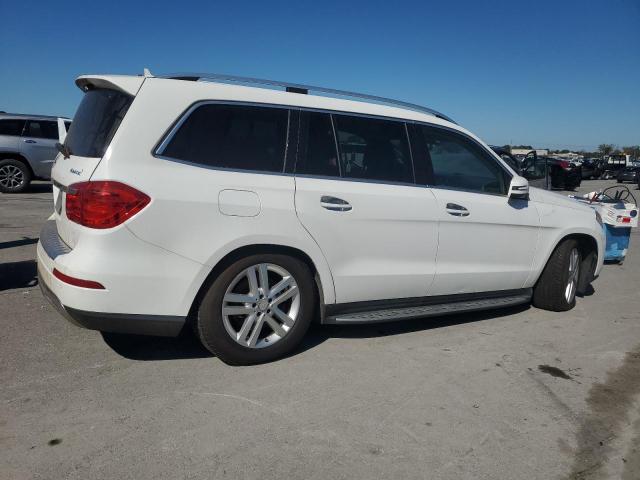 4JGDF7CE2EA287998 - 2014 MERCEDES-BENZ GL 450 4MATIC WHITE photo 3